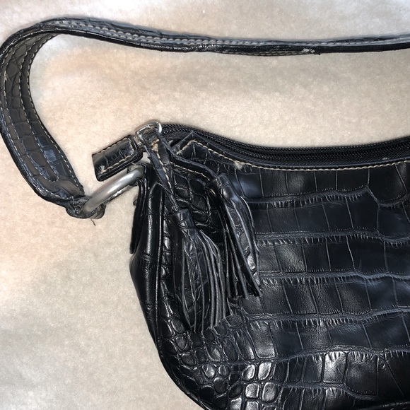 Black and silver leather Tommy Hilfiger purse - Picture 5 of 10